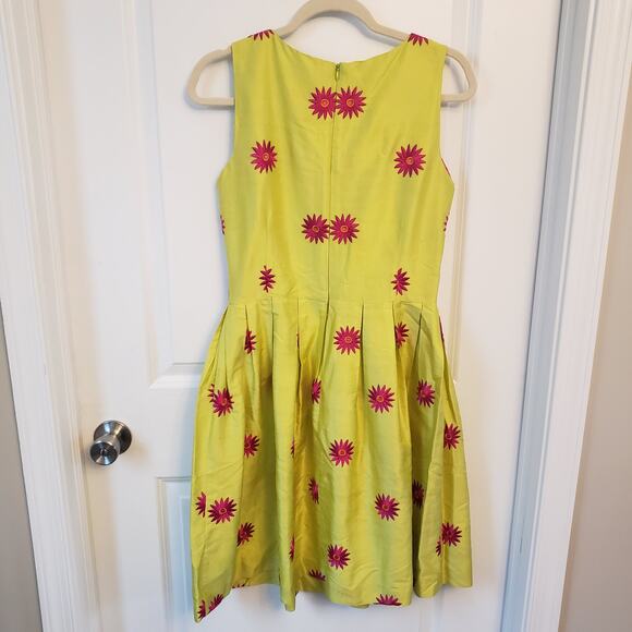 Celebration Fantastic Silk Chartreuse Dress with Hot Pink Flowers Size Medium - Picture 6 of 6
